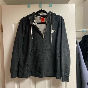 comfy nike hoodie!!